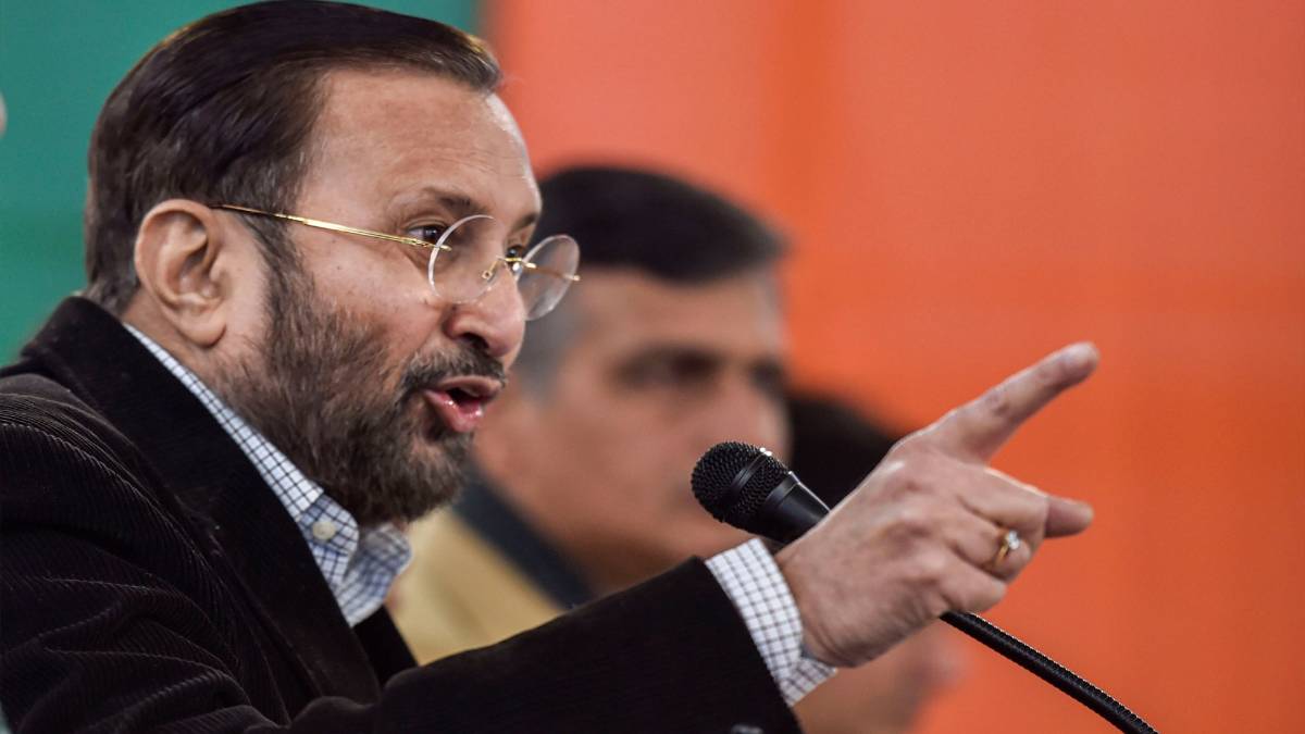 केंद्रीय मंत्री प्रकाश जावड़ेकर (फोटो-PTI)