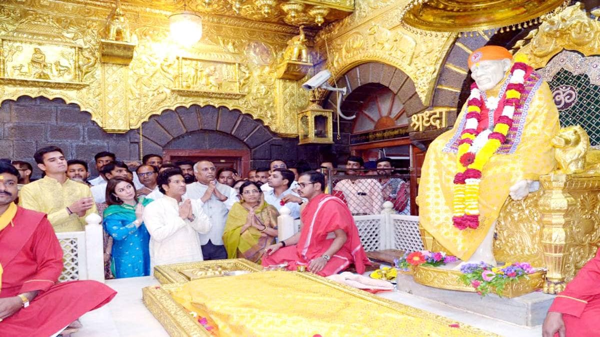 साईं दरबार में सचिन तेंदुलकर