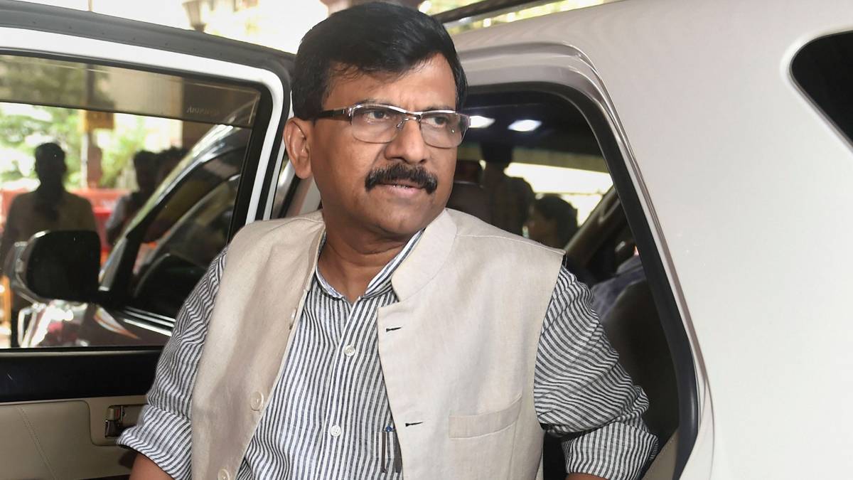 शिवसेना सांसद संजय राउत (फाइल फोटो-PTI)