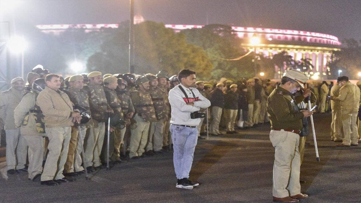 JNU के नाम पर राजनीति (फोटो-PTI)