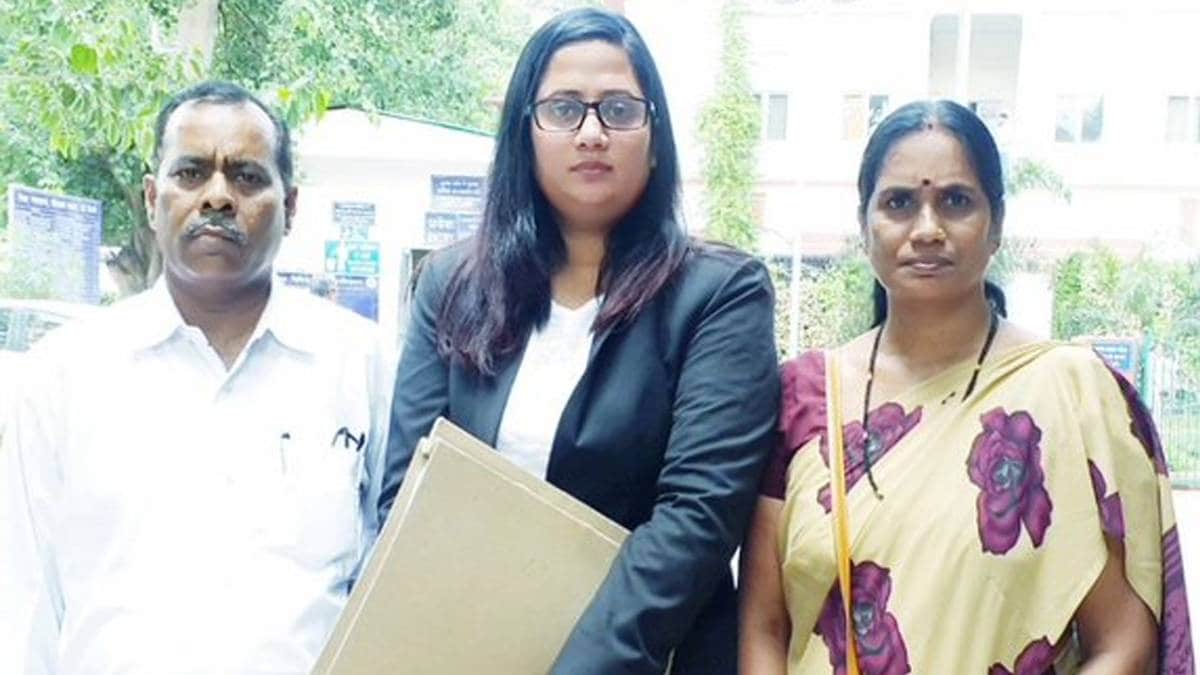 निर्भय़ा के माता-पिता के साथ सीमा समृद्धि