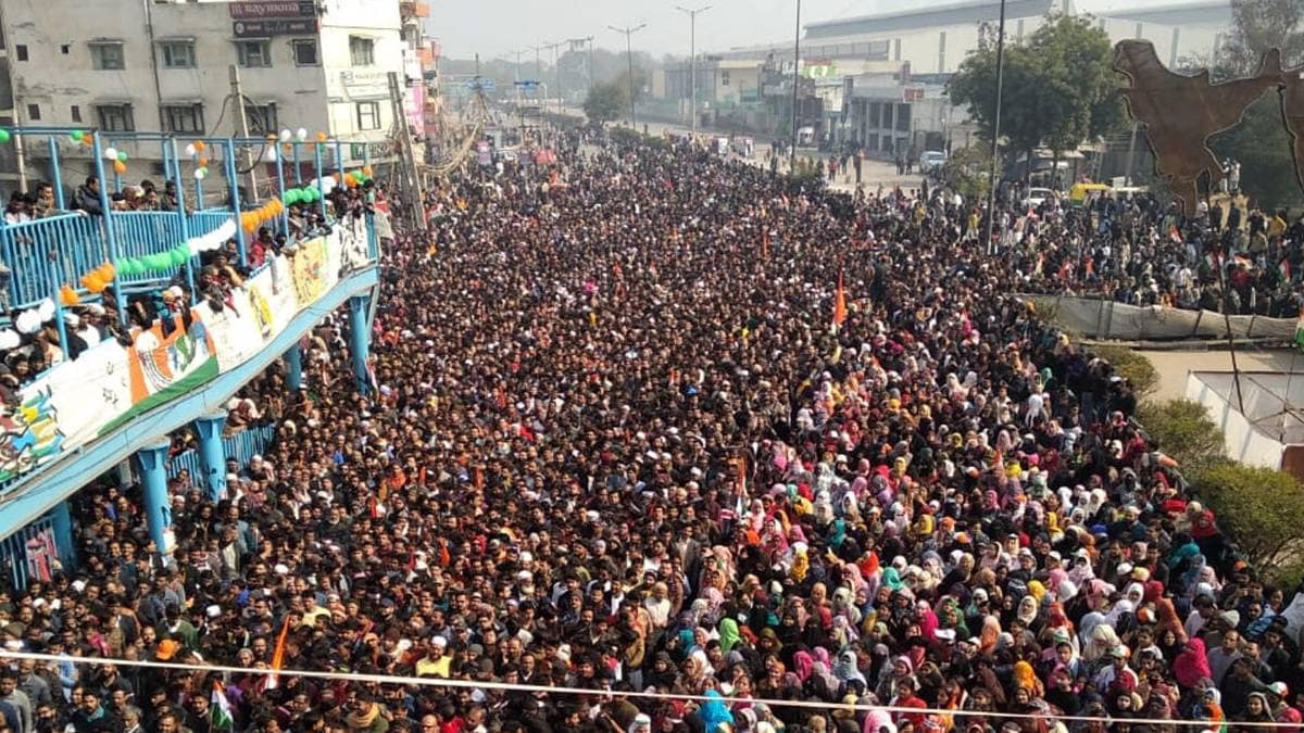 गणतंत्र दिवस पर शाहीन बाग में फहराया गया तिरंगा