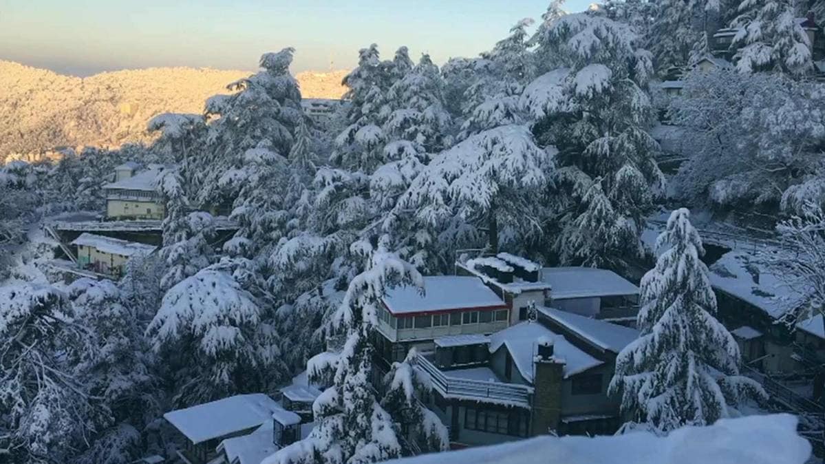 Heavy snowfall in parts of Himachal Pradesh (Photo ANI)