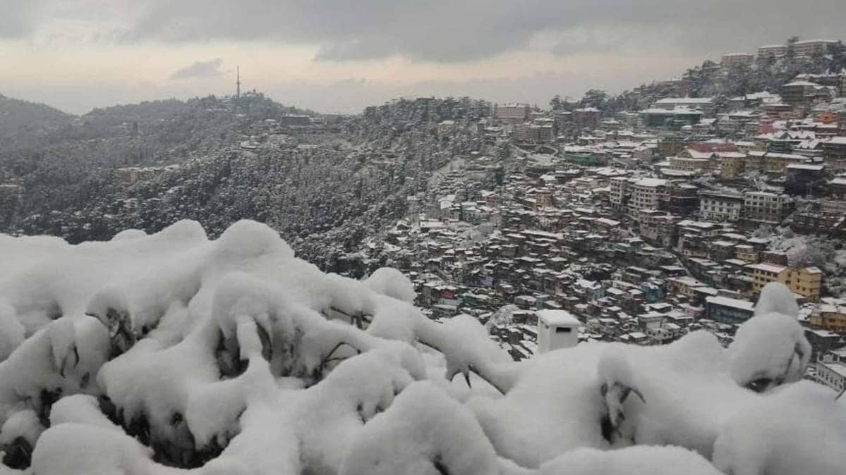 उत्तराखंड  में भारी बर्फबारी (Photo ANI)