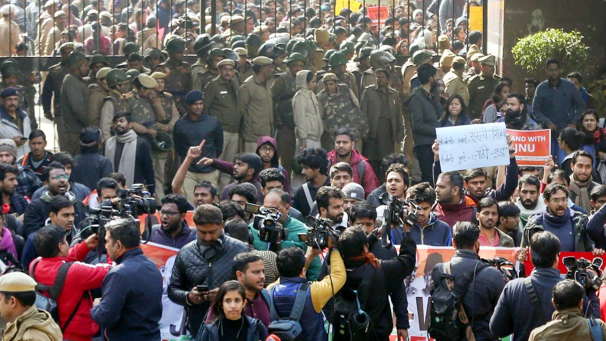 JNU students protest against violence (PTI)