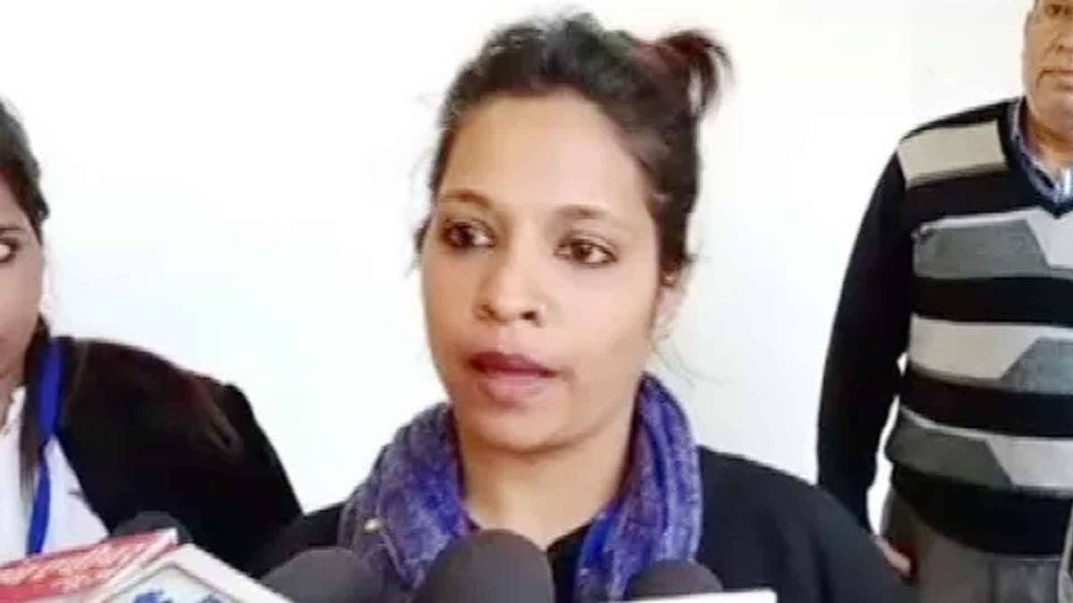 महिला सर्वेयर से बदसलूकी