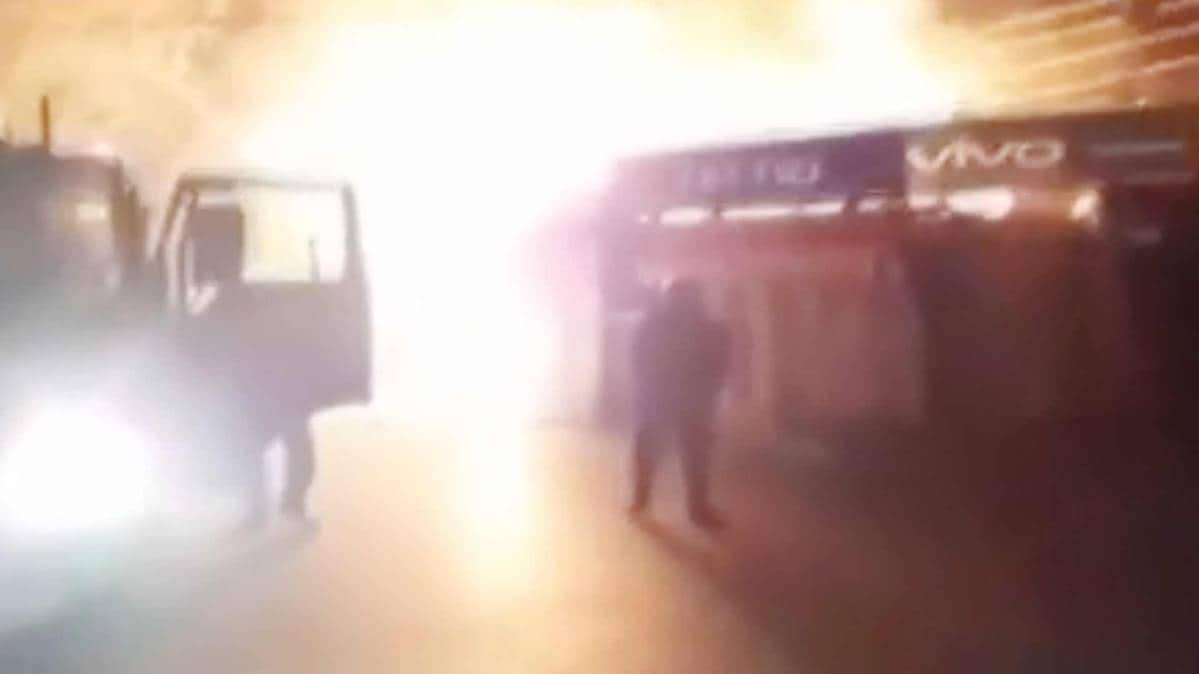 बाजार में लगी आग (फोटो टीवी ग्रैब)