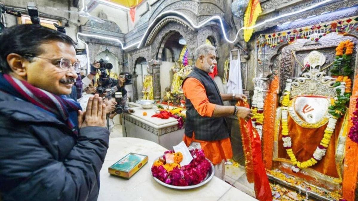Arvind Kejriwal offers prayers at a Hanuman temple in Delhi. (Photo: PTI)