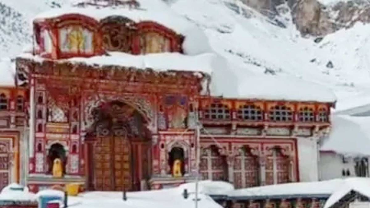 बदरीनाथ में बर्फबारी