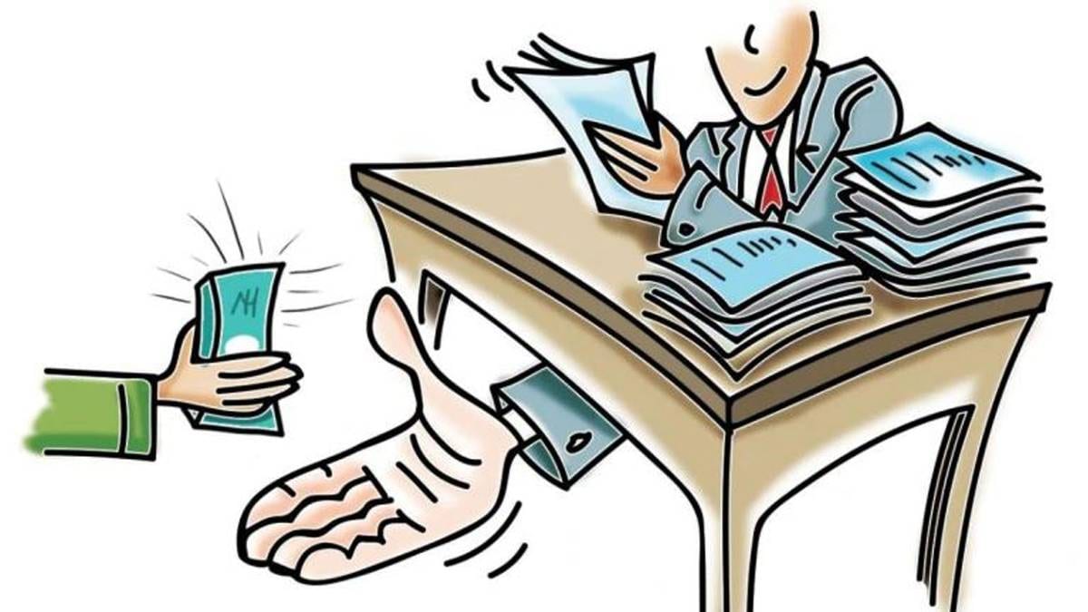 अवैध वसूली करता हुआ सुपरवाइजर (सांकेतिक तस्वीर)