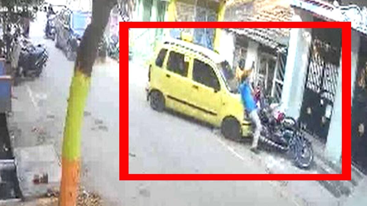 कार ने बाइक सवारों को कुचला