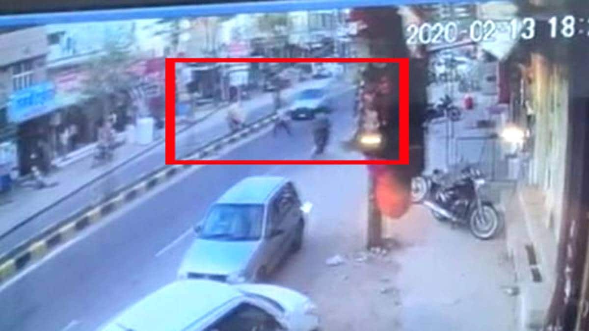 तेज रफ्तार कार ने युवक को मारी टक्कर