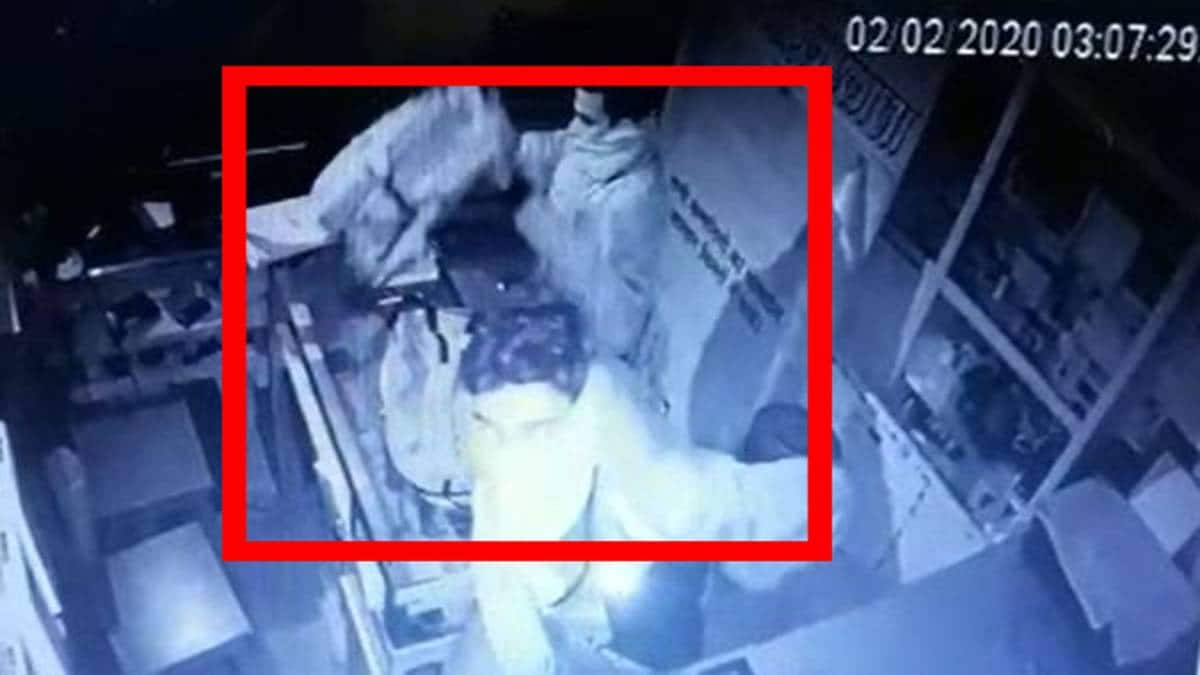 दुकान में चोरी