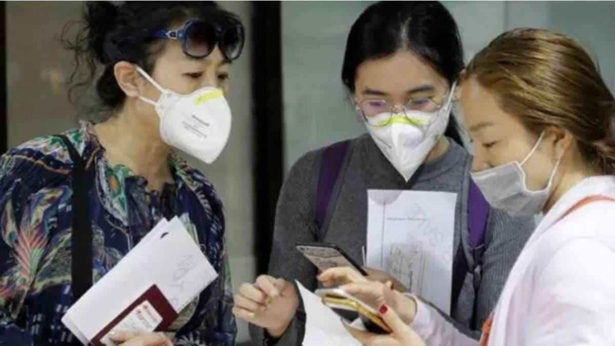 कोरोना वायरस से लोग पीड़ित (फाइल)