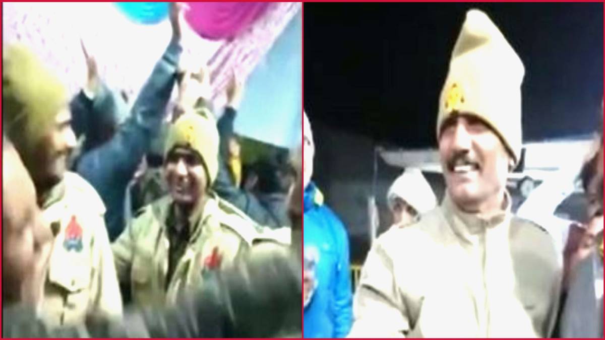 डांस करते हुए दारोगा और सिपाही