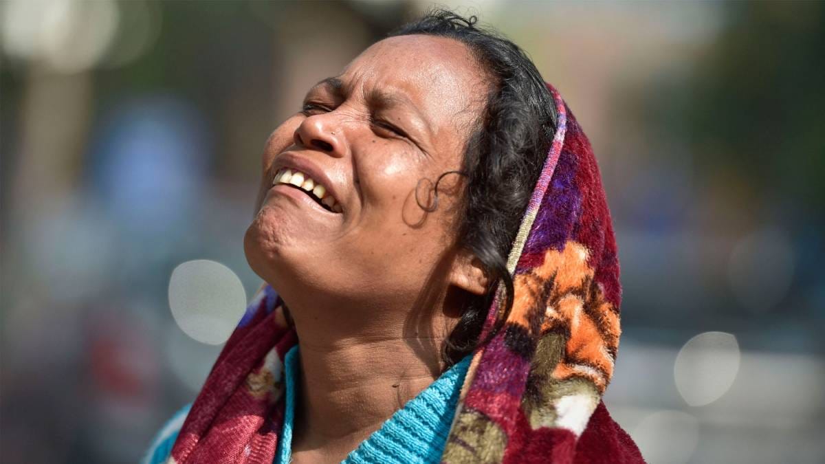 मृत्कों के रोते बिलखते परिजन- PTI photo