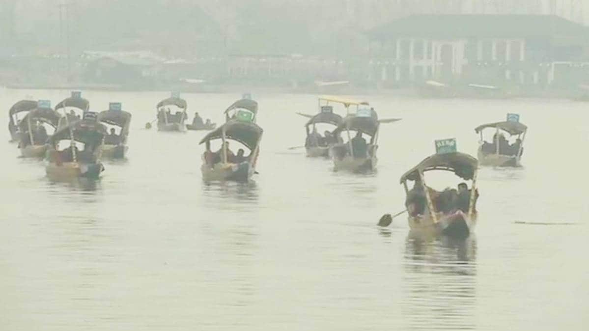 Jammu and Kashmir: The 25 foreign envoys of the second batch, visiting Kashmir today, visit the Dal Lake in Srinagar.