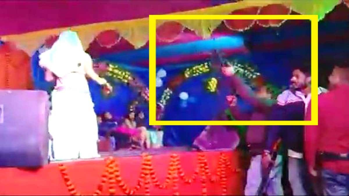 शादी में फायरिंग करते हुए बदमाश