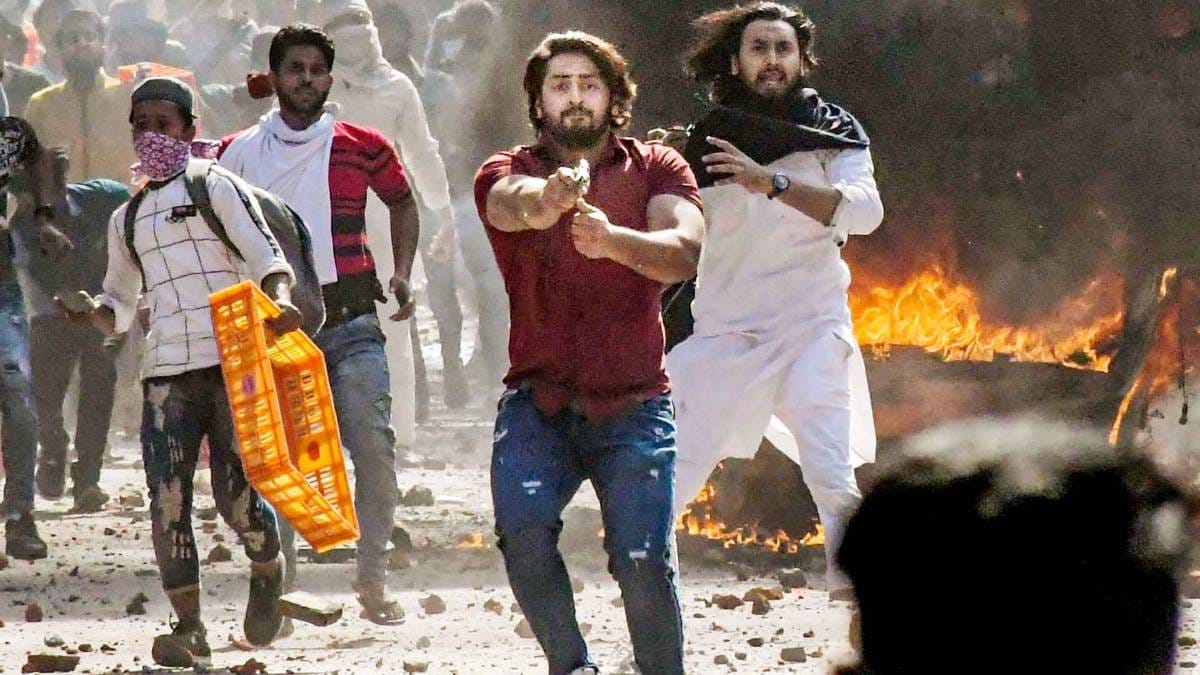 युवक ने खुमेआम की 8 राउंड फायरिंग