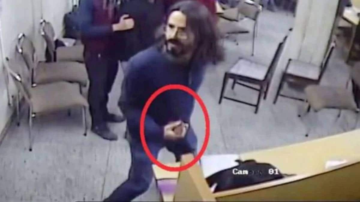 जामिया यूनिवर्सिटी के पुस्तकालय में हिंसा (फाइल-वीडियो ग्रैब)