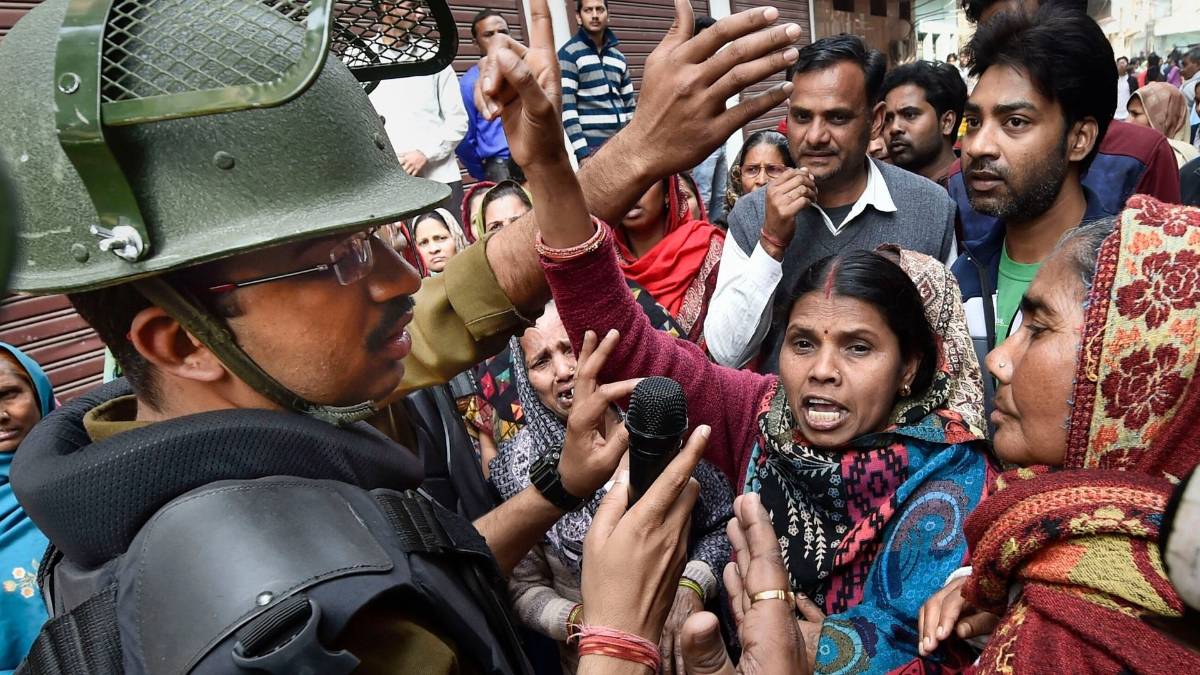 मौजपुर के लोगों ने सुनाई आपबीती