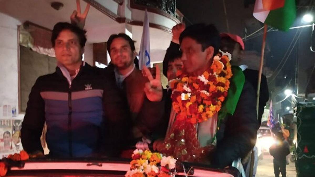 आम आदमी पार्टी के विधायक नरेश यादव