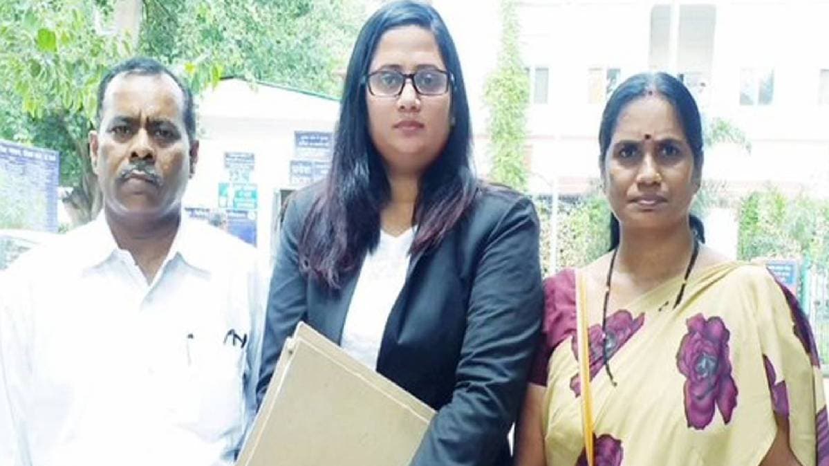 निर्भय़ा के माता-पिता के साथ सीमा समृद्धि