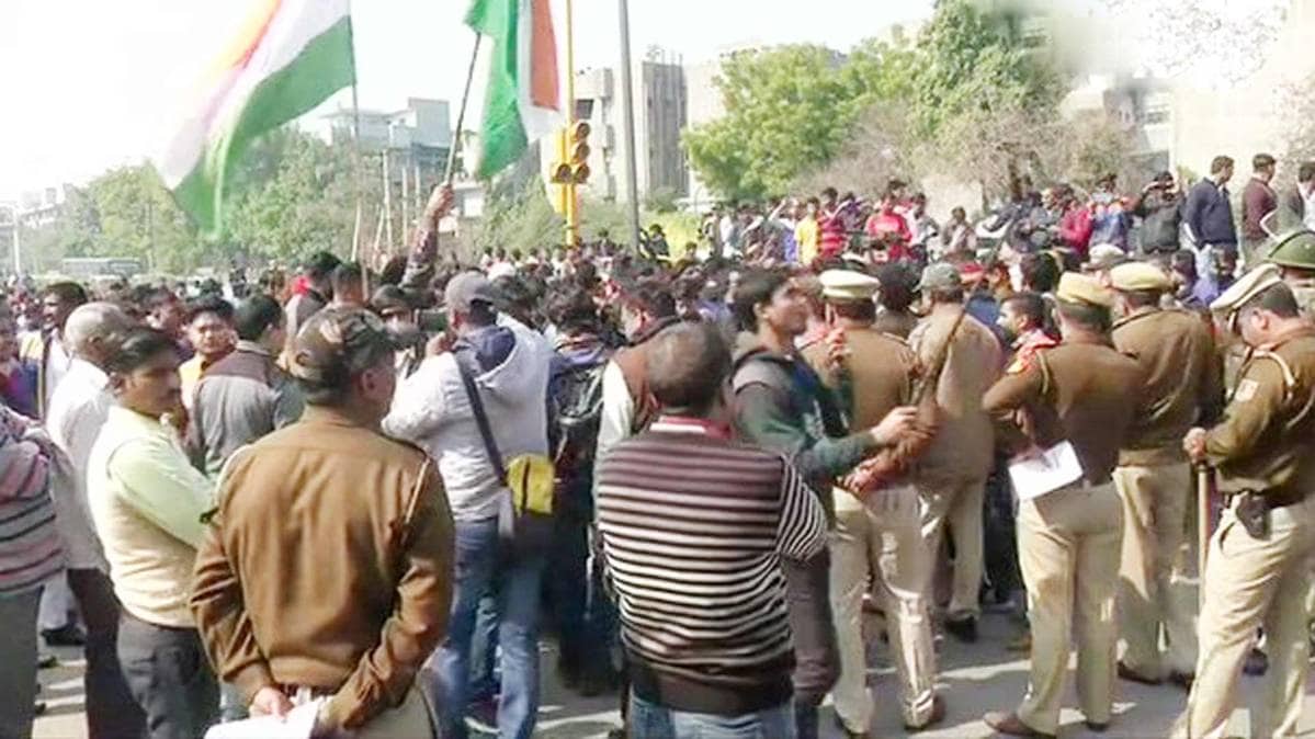 Delhi: People hold protest against the women sit-in protest against #CitizenshipAmendmentAct in Shaheen Bagh area.