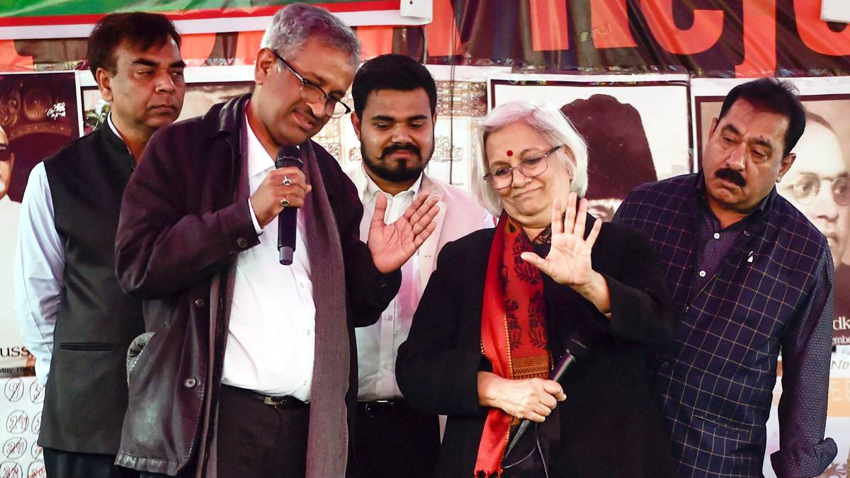 शाहीन बाग पहुंचे वार्ताकार (PTI)