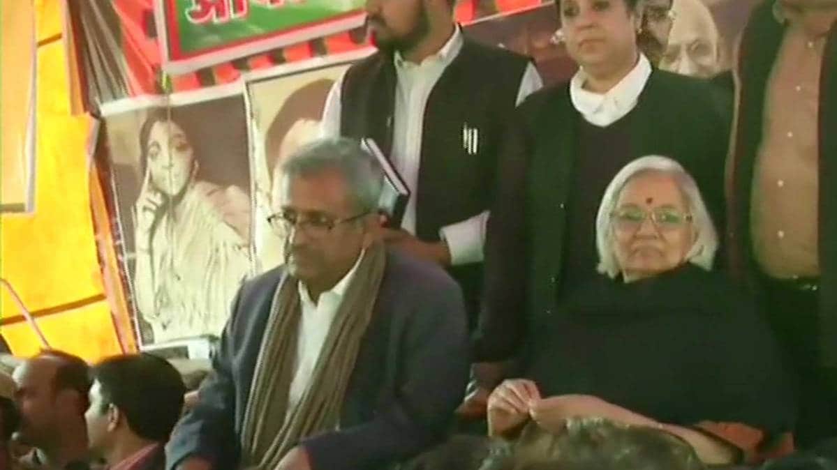 शाहीन बाग पहुंचे वार्ताकार (ANI)