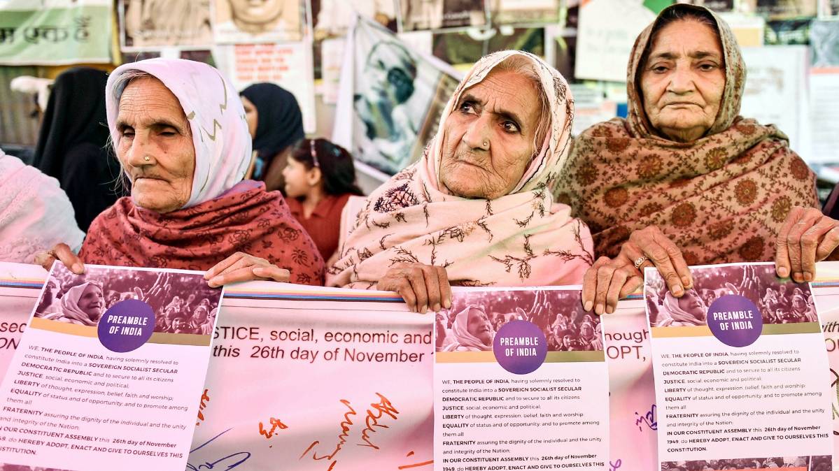 55 दिन से धरने पर हैं महिलाएं