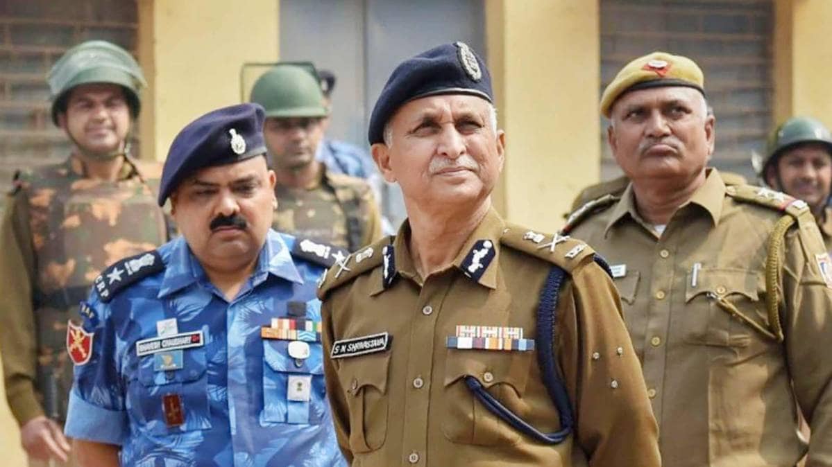 Delhi Police Special Commissioner (Law and Order) SN Shrivastava and other officers inspecting the Johar area in northeast Delhi, on February 26, 2020. (Photo: PTI)