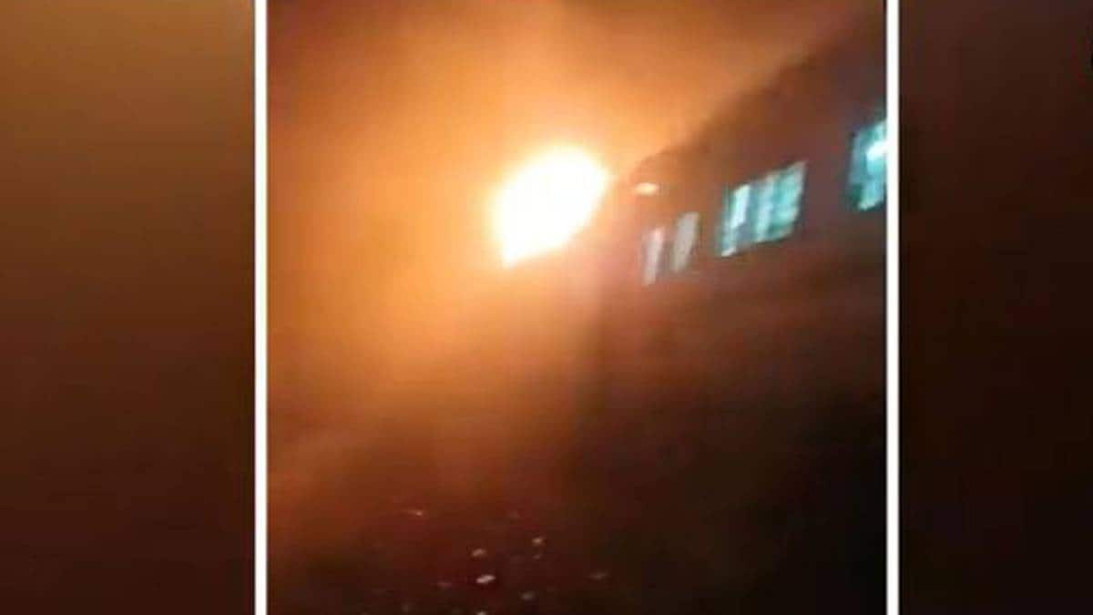 जन शताब्दी एक्सप्रेस के इंजन में लगी आग