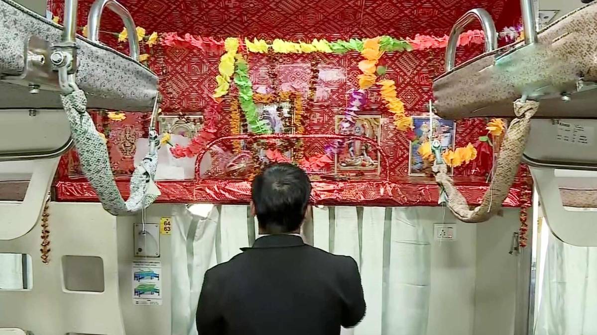 Seat number 64 of coach B5 in Kashi Mahakal Express (Varanasi-Indore) has been turned into a mini-temple of Lord Shiva. The train was flagged off by Prime Minister Narendra Modi via video conferencing yesterday.