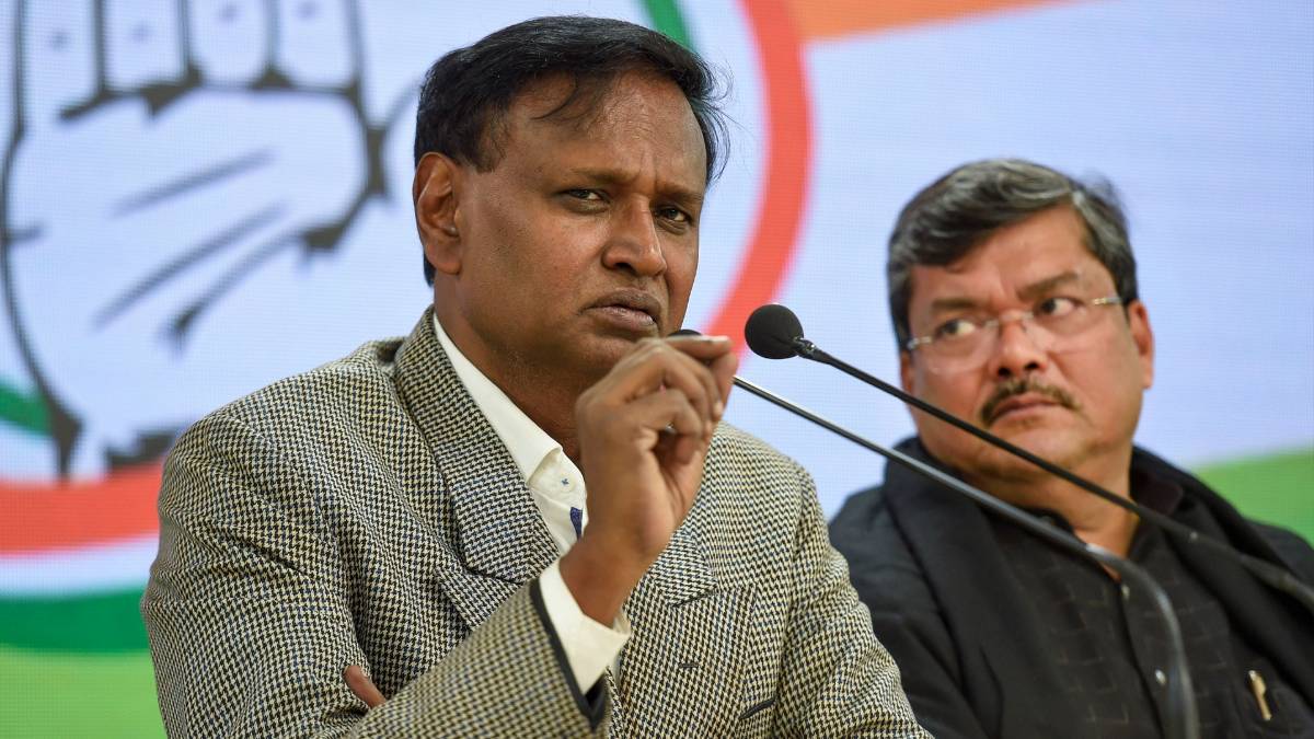 पुलवामा हमला पर सियासत जारी (फाइल फोटो-PTI)