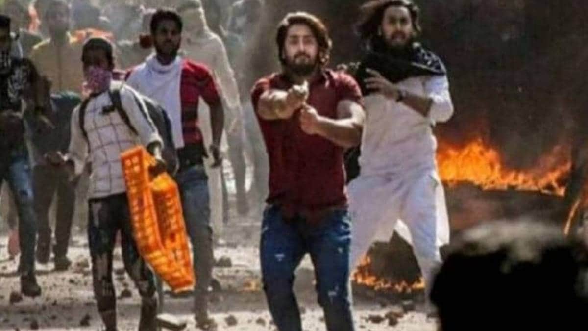 Is Shahrukh's real name Anurag Mishra?