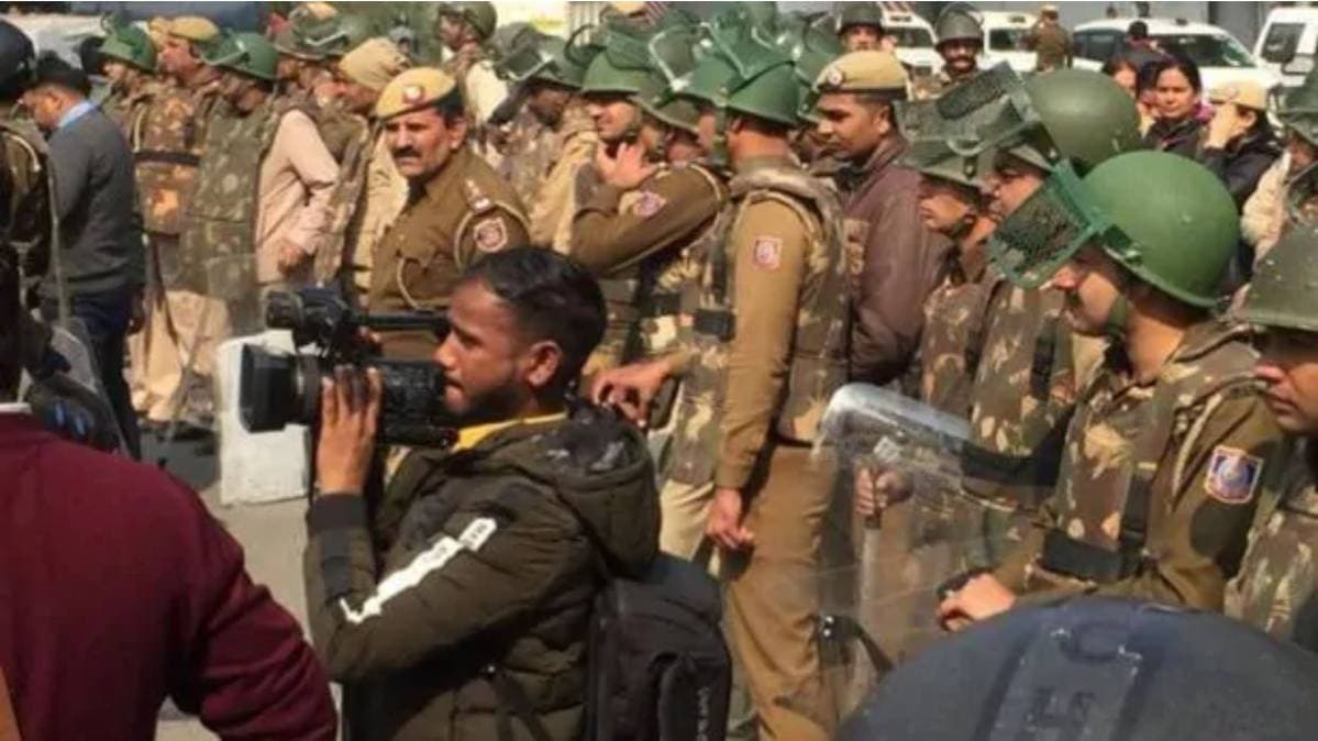 शाहीन बाग में प्रदर्शन स्थल के पास पुलिस सुरक्षा बढ़ाई गई (फाइल फोटो)