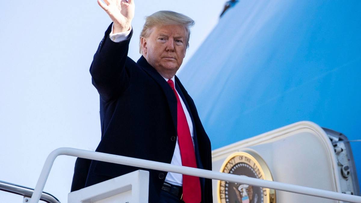 अमेरिकी राष्ट्रपति डोनाल्ड ट्रंप भारत के लिए हुए रवाना