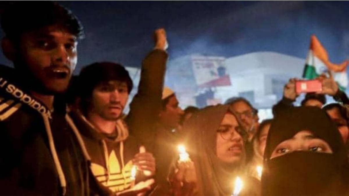 जामिया इलाके में फायरिंग की सूचना मिलते ही प्रदर्शन शुरू हो गया (फाइल फोटो-PTI)