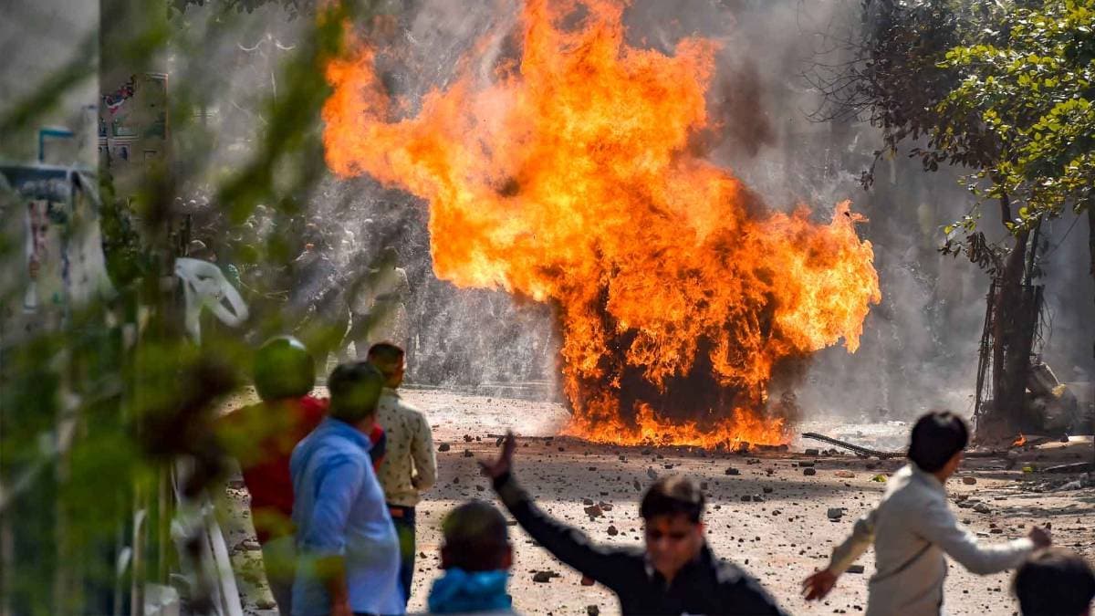 दिल्ली में हुई जबरदस्त हिंसा और आगजनी (फोटो- PTI)