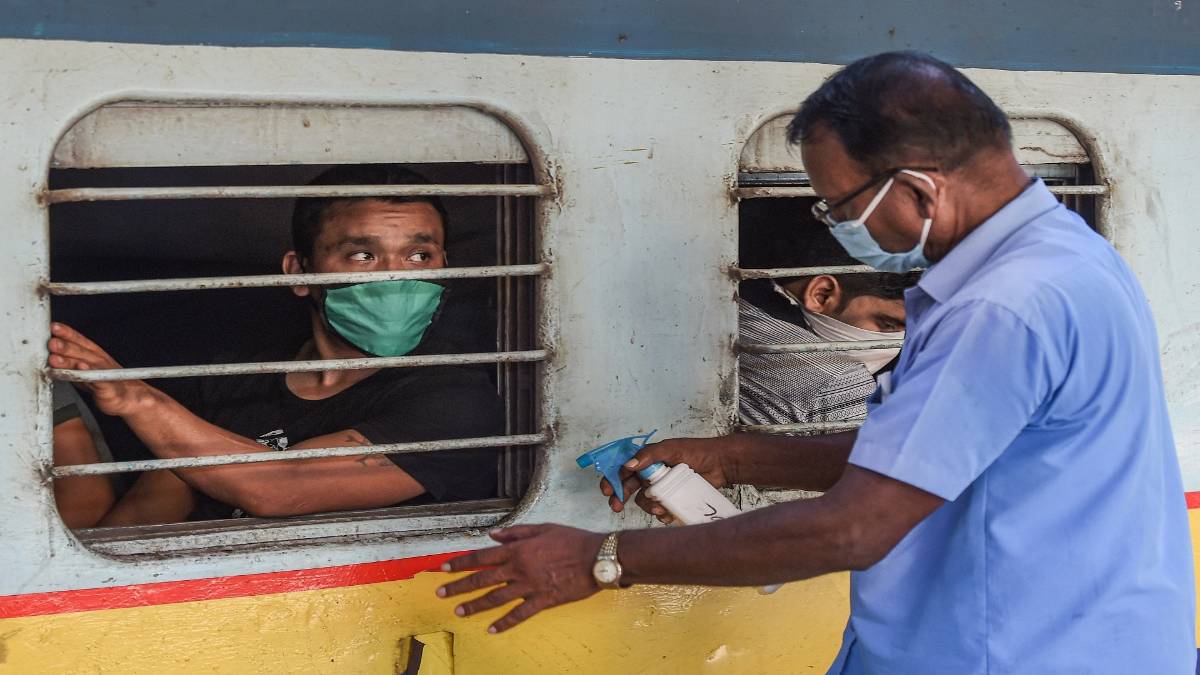 कोरोना के मामले महाराष्ट्र में सबसे ज्यादा (File-PTI)