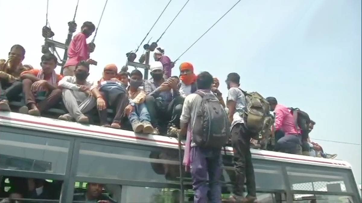 Huge crowd at Patna bus stand despite lockdown