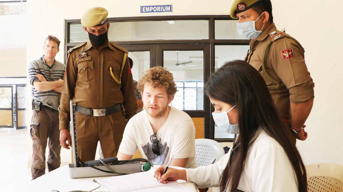 दिल्ली नॉनस्टॉप 100