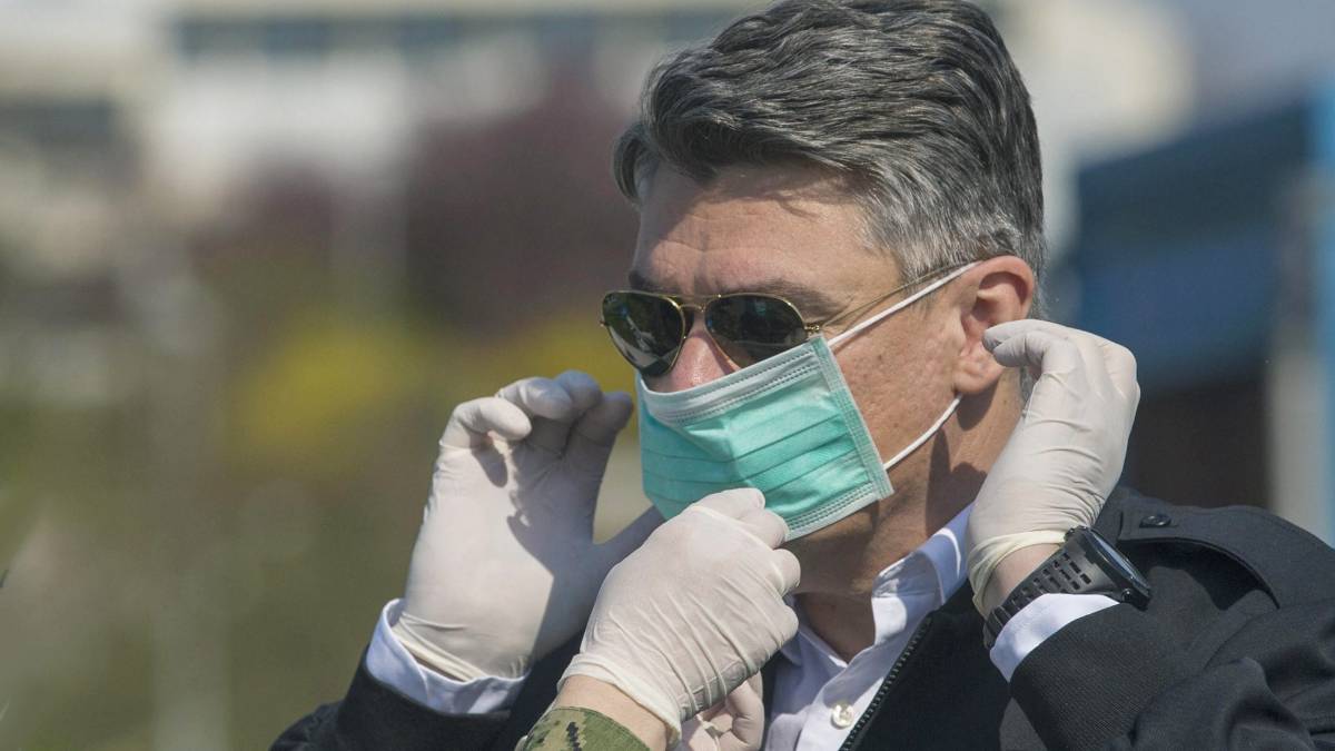 Know how to use mask to prevent Coronavirus (Photo- PTI)