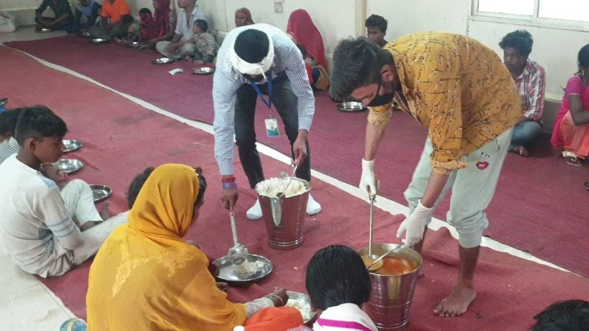 Free food for Delhis homeless people as lockdown due to coronavirus