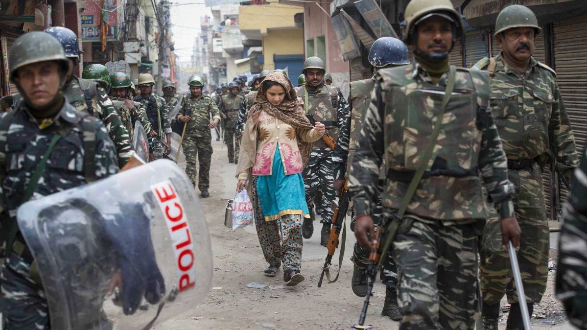 दिल्ली में सेना की गश्त जारी (फोटो- PTI)