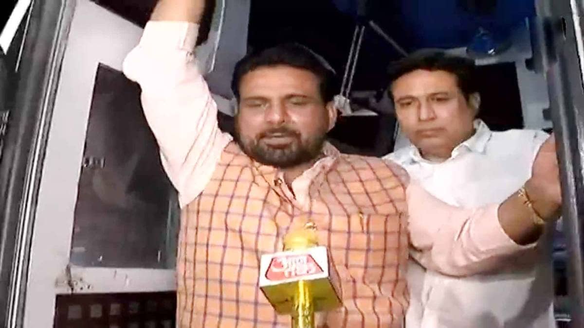 जयपुर पहुेंचे कांग्रेस के विधायक