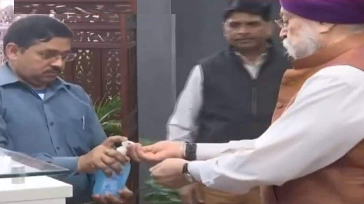 कोरोना को काबू करने को लेकर मंत्री समूह की बैठक