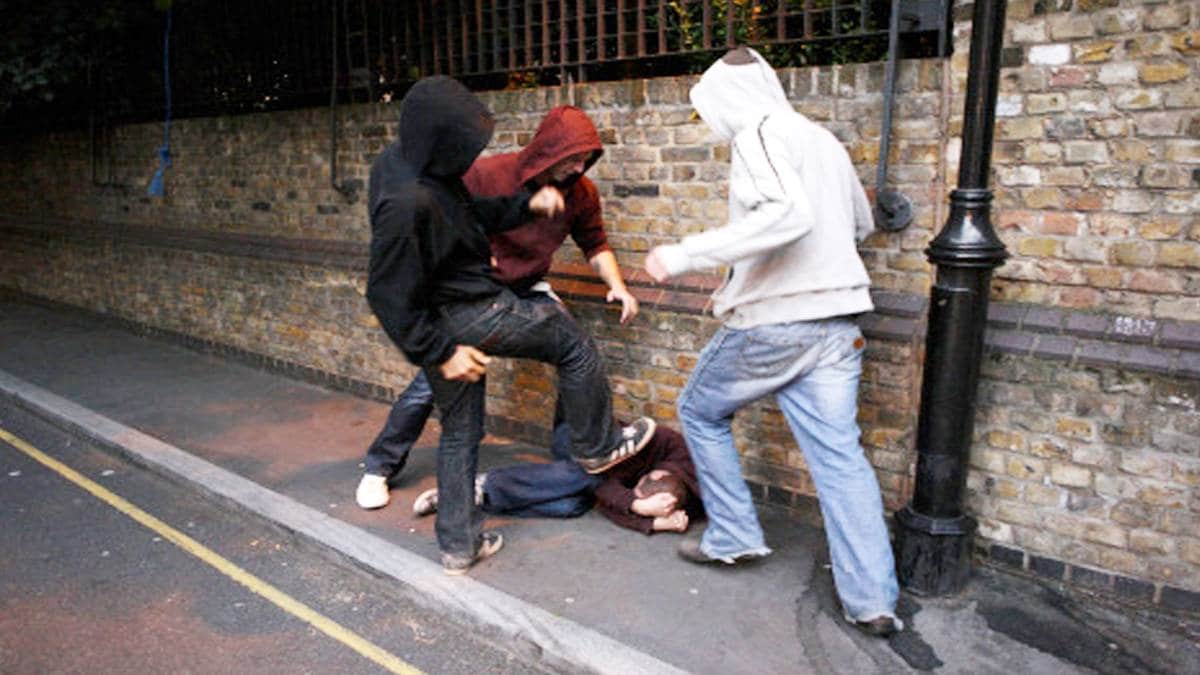 युवक से पिटाई (सांकेतिक तस्वीर-Getty Images)