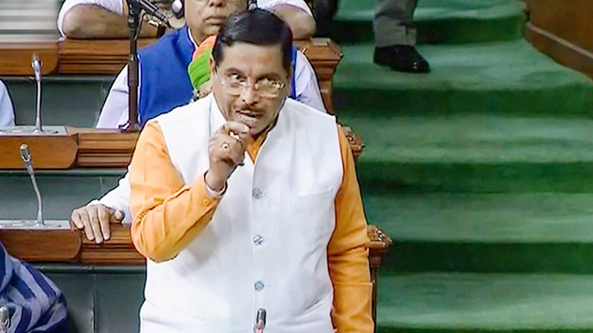 संसदीय कार्य मंत्री प्रह्लाद जोशी